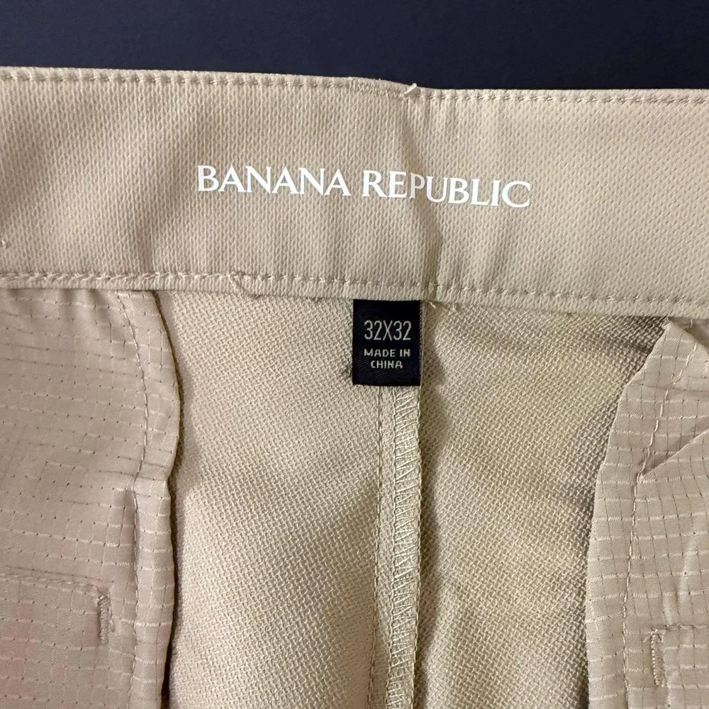 Banana Republic Mens Core Temp Performance Chino Pants Khaki Tan Size 32